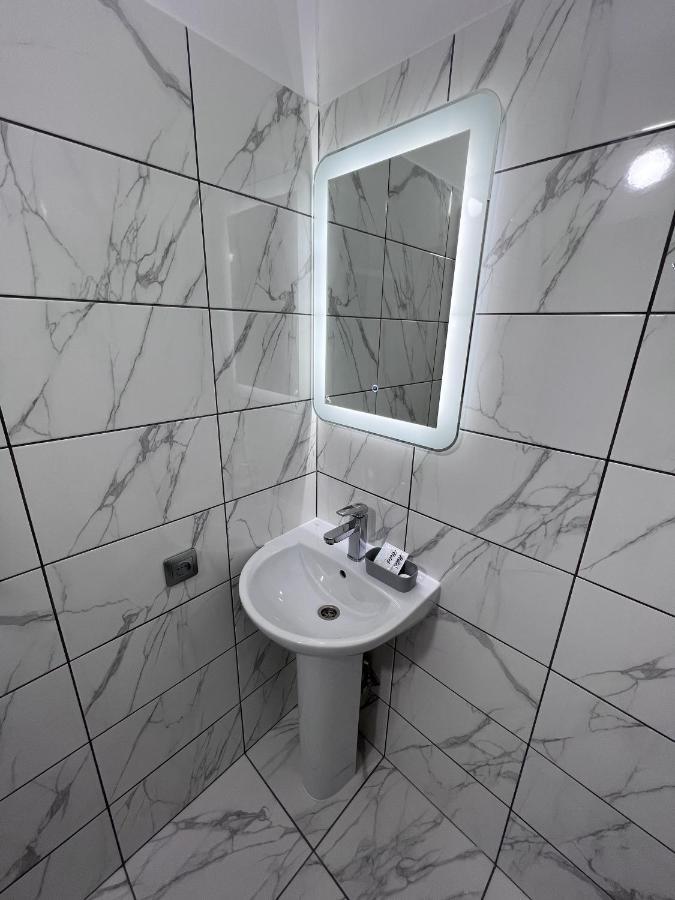 Zolotoy Fazan Hotel Nikolayev Bagian luar foto